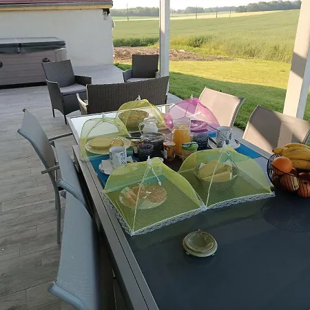 D'hôtes Le Domaine Des Hirondelles